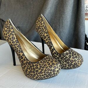 Deb Leopard Print High Heels pumps size 11